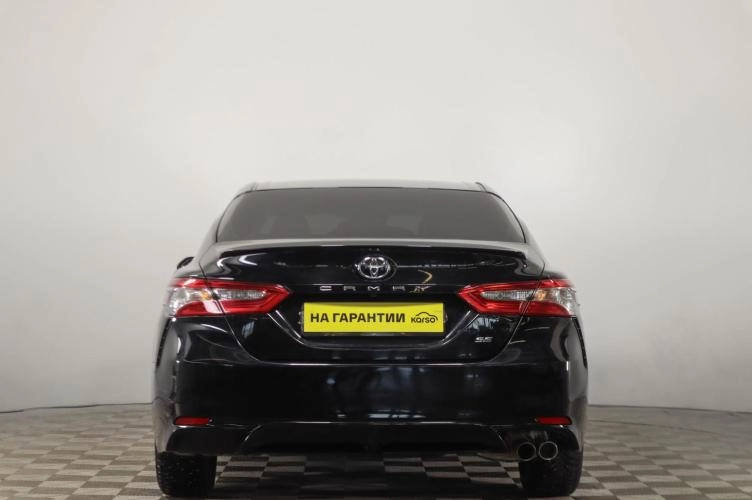 Toyota Camry 5 из 6