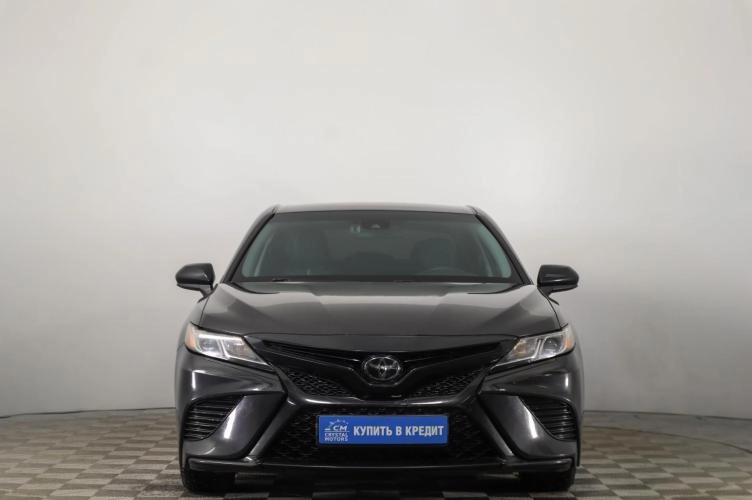 Toyota Camry 2 из 6
