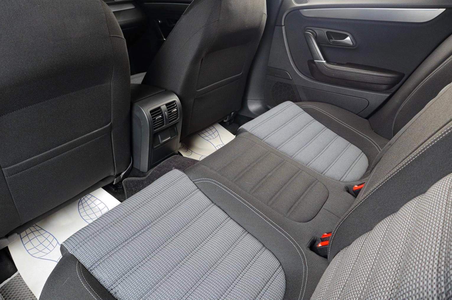 Volkswagen Passat CC 8 из 20