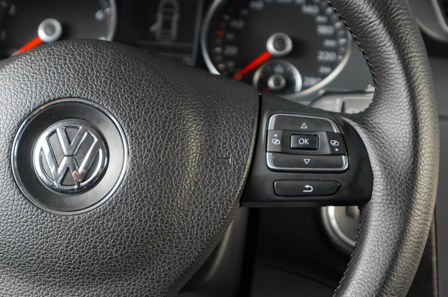 Volkswagen Passat CC 15 из 20