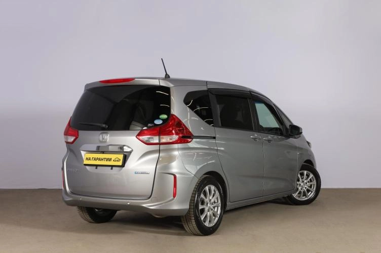 Honda Freed 4 из 6