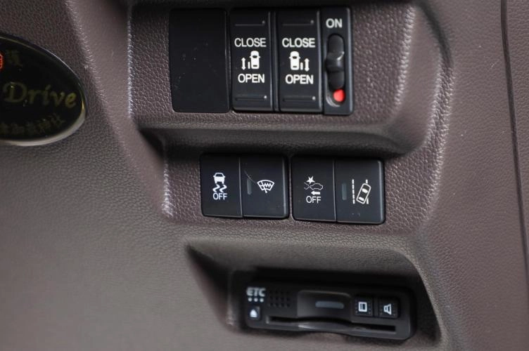 Honda Freed 8 из 18