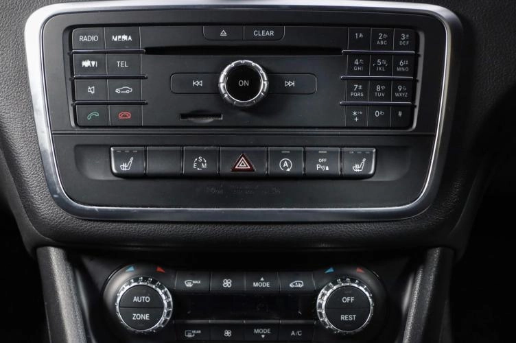 Mercedes-Benz CLA-класс 15 из 19