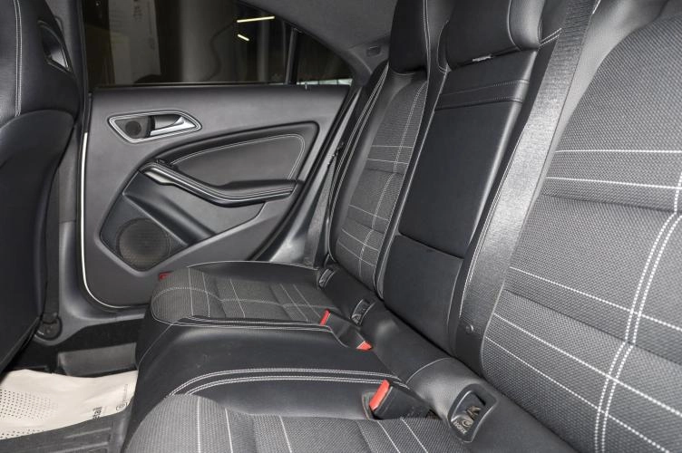 Mercedes-Benz CLA-класс 17 из 19