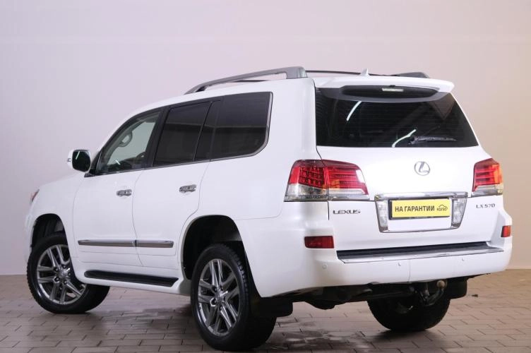 Lexus LX 4 из 5