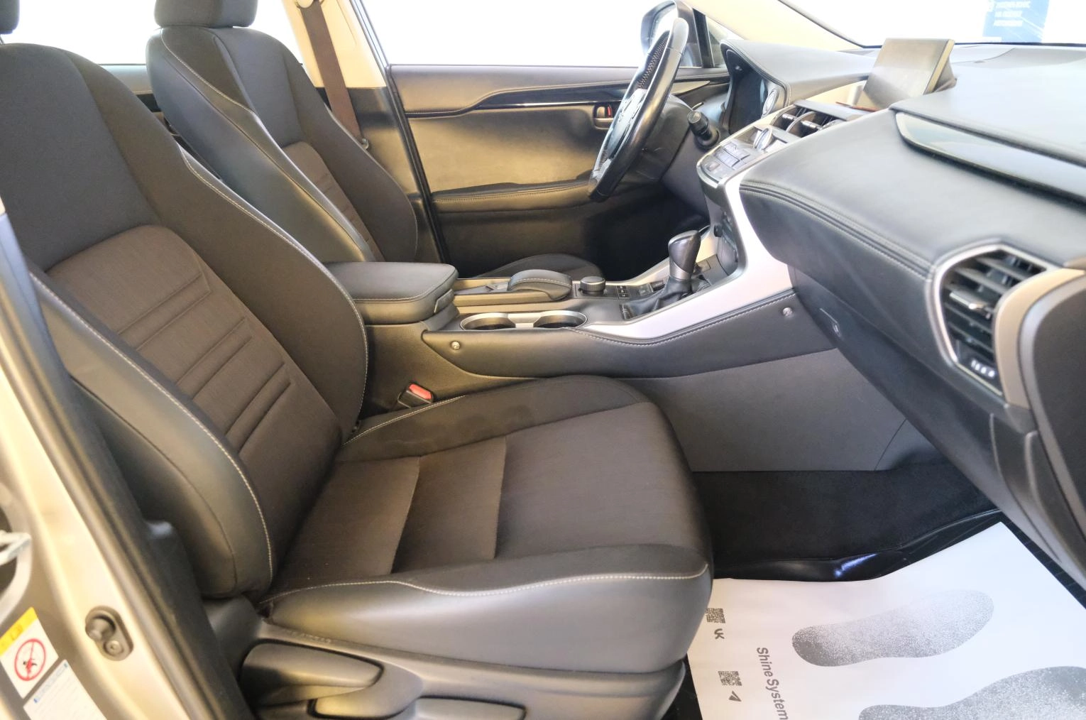 Lexus NX 16 из 19