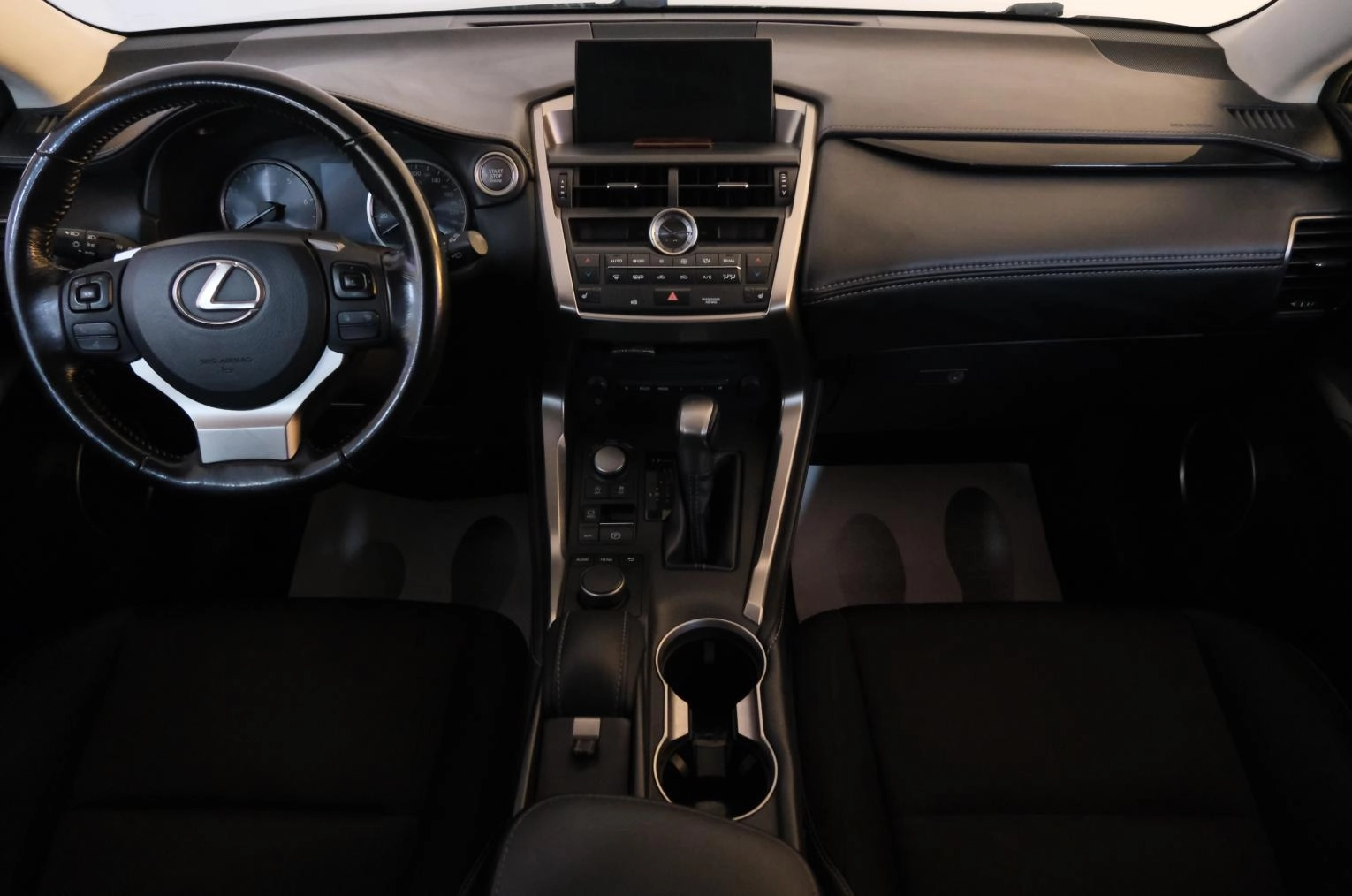 Lexus NX 11 из 19