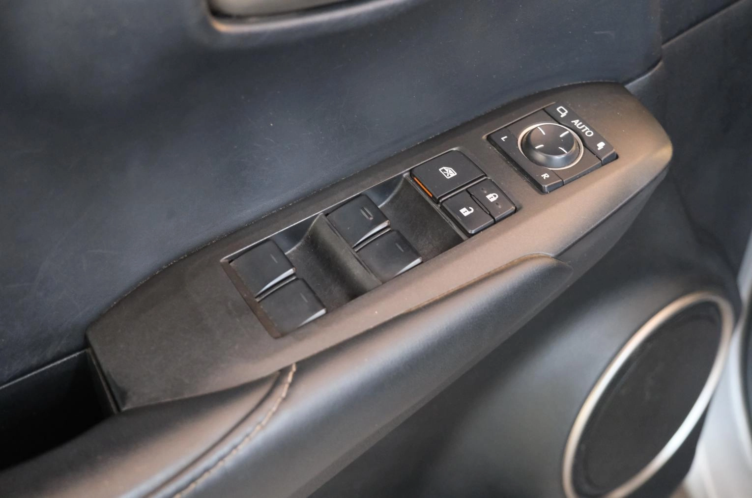 Lexus NX 8 из 19