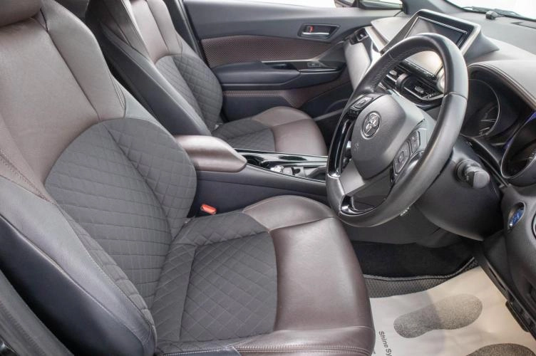 Toyota C-HR 11 из 28
