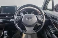 Toyota C-HR 15 из 28