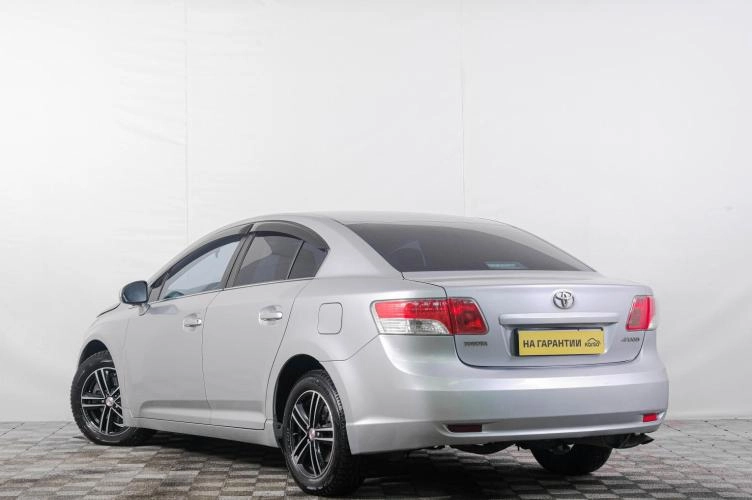Toyota Avensis 4 из 5
