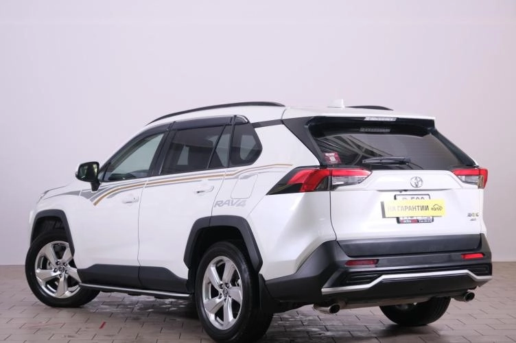 Toyota RAV4 4 из 5