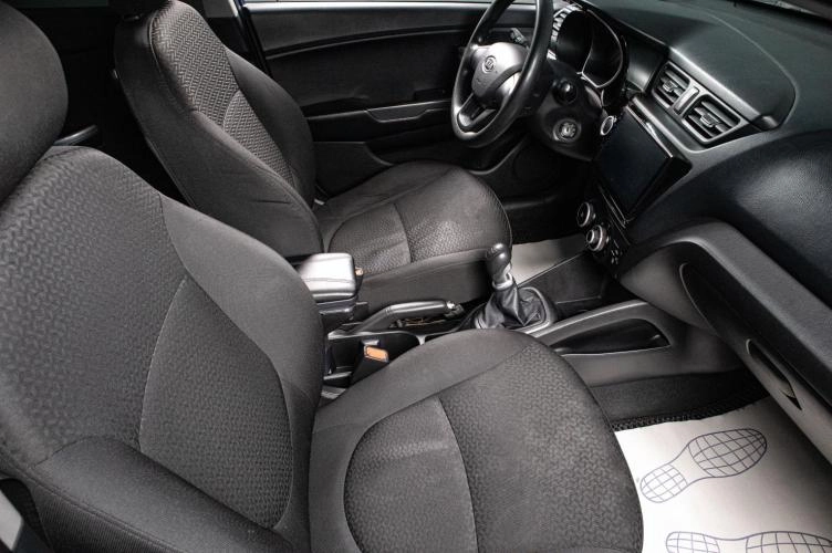 KIA Rio 9 из 16