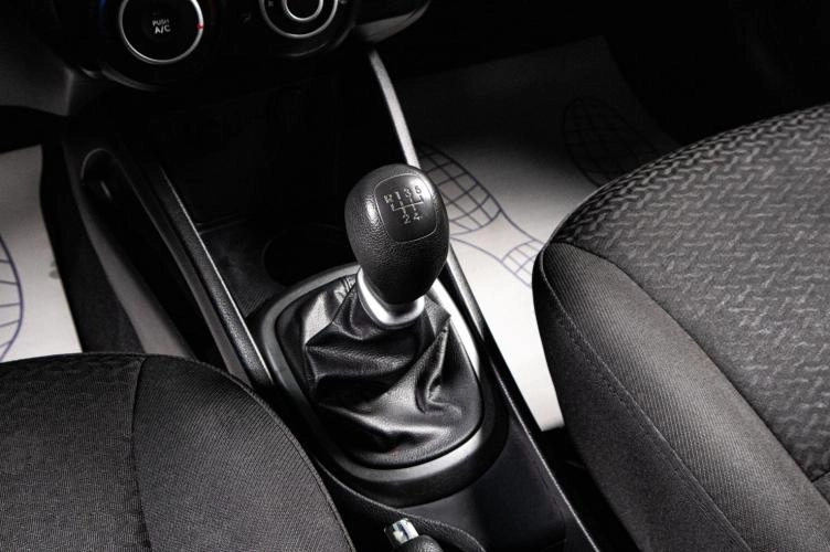 KIA Rio 14 из 16