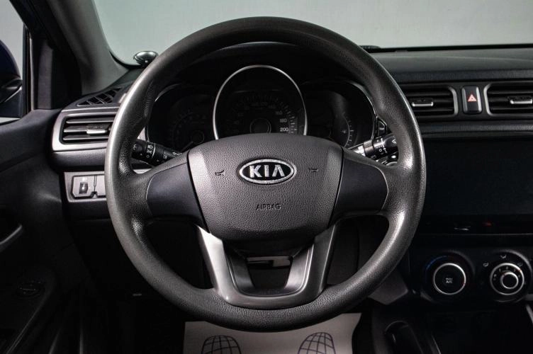 KIA Rio 10 из 16