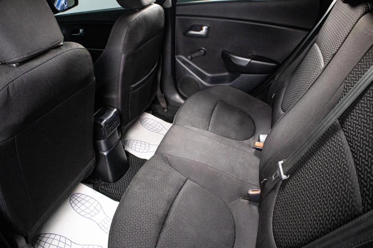 KIA Rio 15 из 16