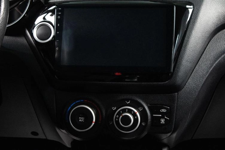 KIA Rio 13 из 16