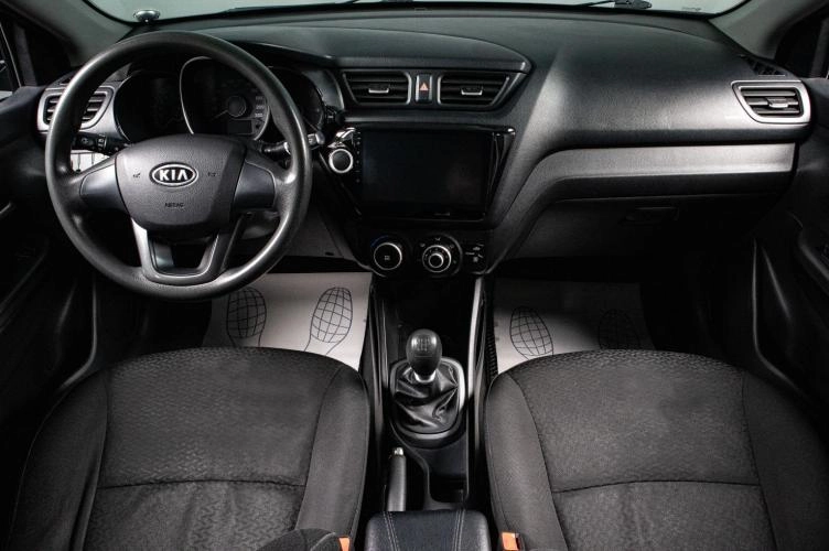 KIA Rio 12 из 16