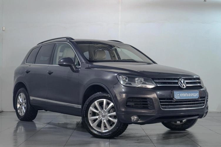 Volkswagen Touareg 1 из 5