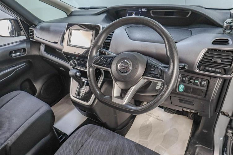 Nissan Serena 7 из 17