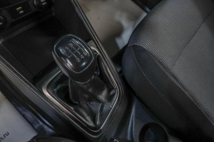 Hyundai Solaris 16 из 18