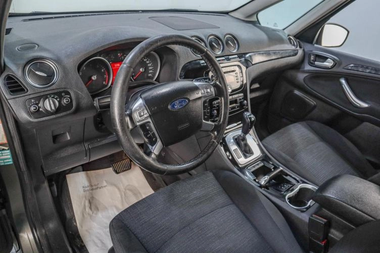 Ford Galaxy 7 из 18