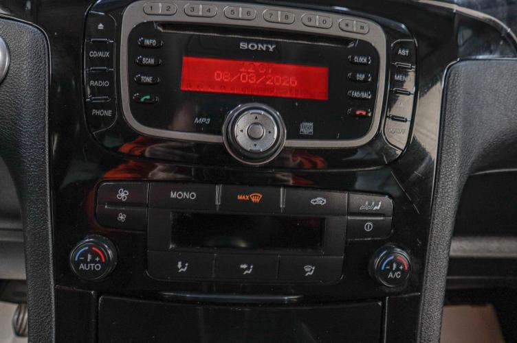 Ford Galaxy 13 из 18
