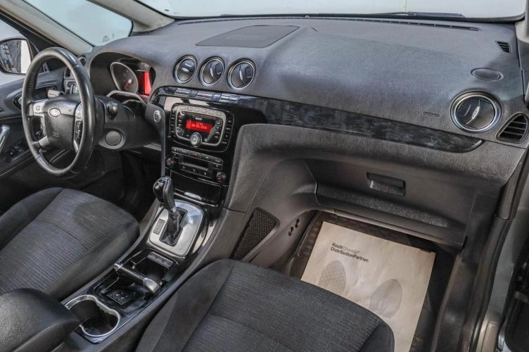 Ford Galaxy 16 из 18