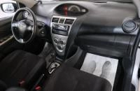 Toyota Yaris 17 из 21