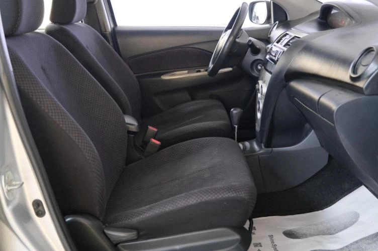 Toyota Yaris 18 из 21