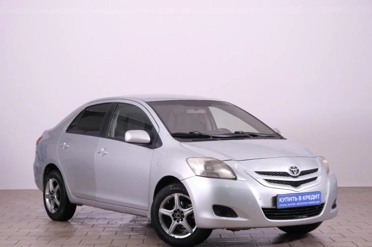 Toyota Yaris 1 из 5