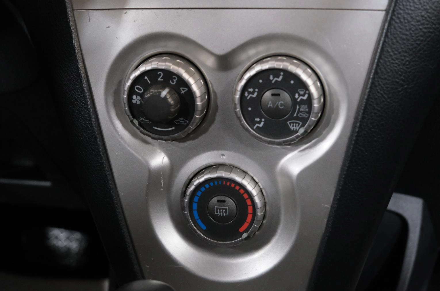 Toyota Yaris 14 из 21