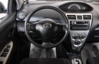 Toyota Yaris 11 из 21