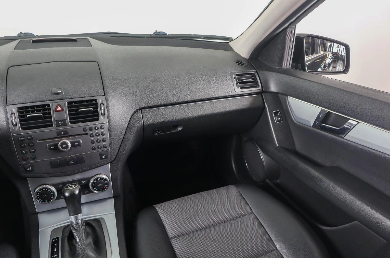 Mercedes-Benz C-класс 15 из 25
