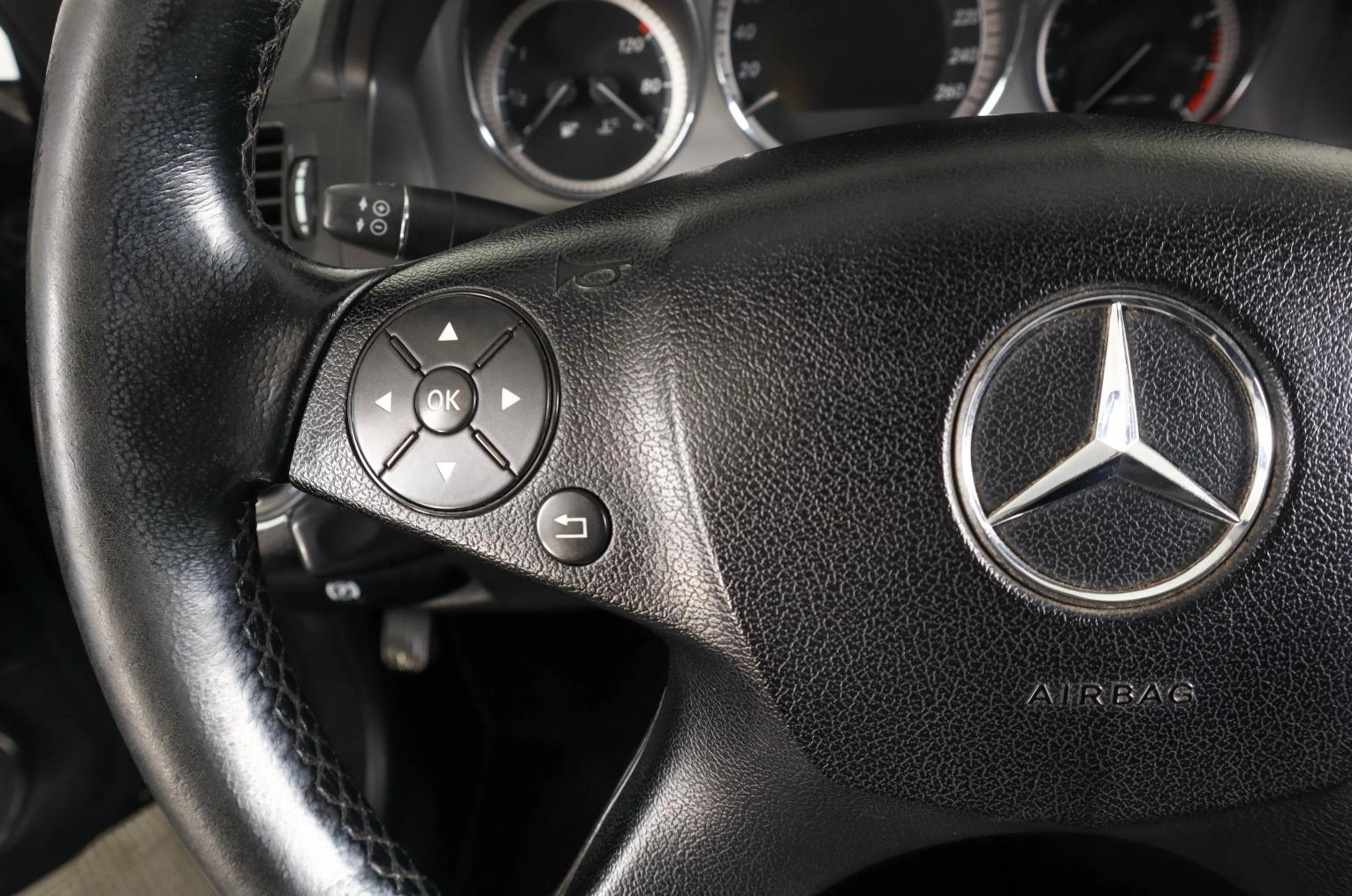 Mercedes-Benz C-класс 17 из 25