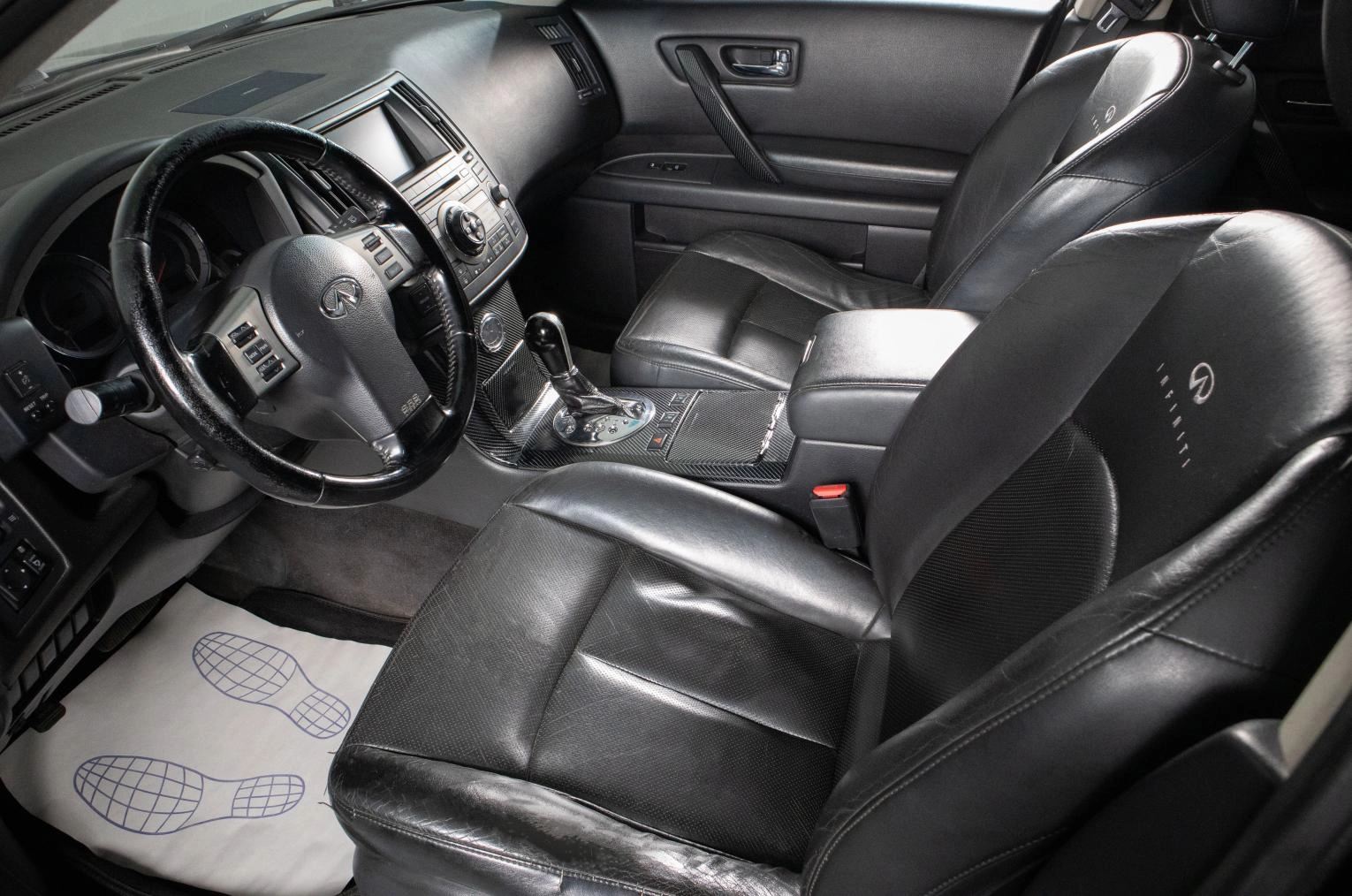 Infiniti FX35 8 из 17