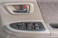 Toyota Voxy 8 из 14