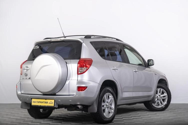 Toyota RAV4 6 из 6