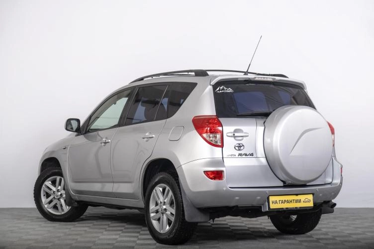 Toyota RAV4 5 из 6