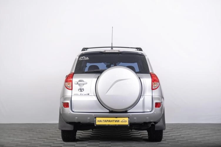 Toyota RAV4 4 из 6