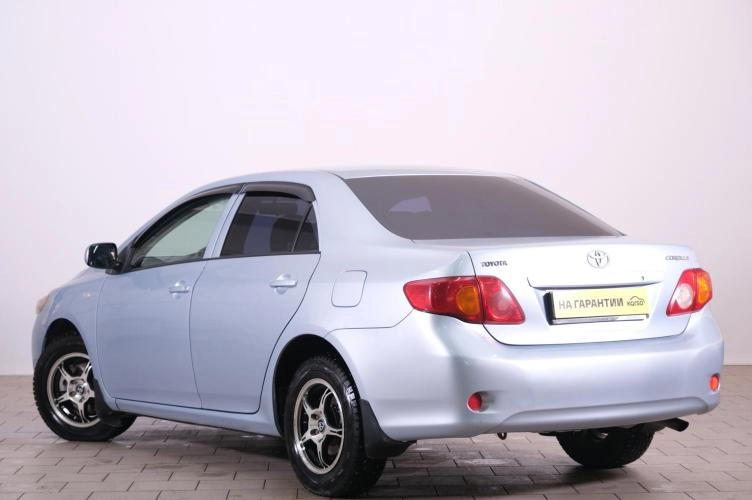 Toyota Corolla 4 из 5