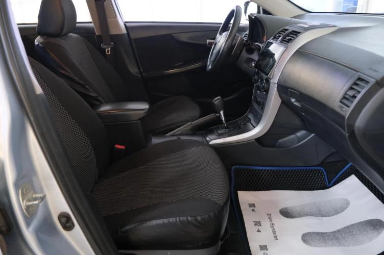 Toyota Corolla 17 из 19