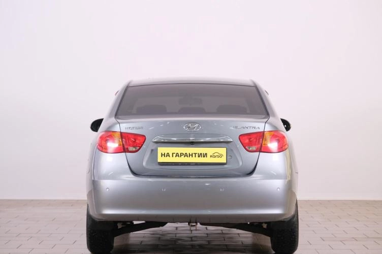 Hyundai Elantra 5 из 5