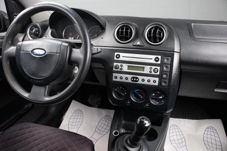Ford Fiesta 8 из 15