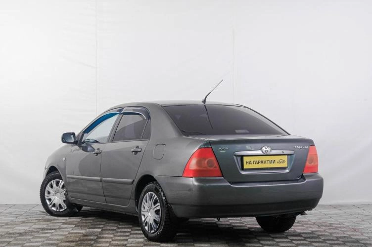 Toyota Corolla 4 из 6