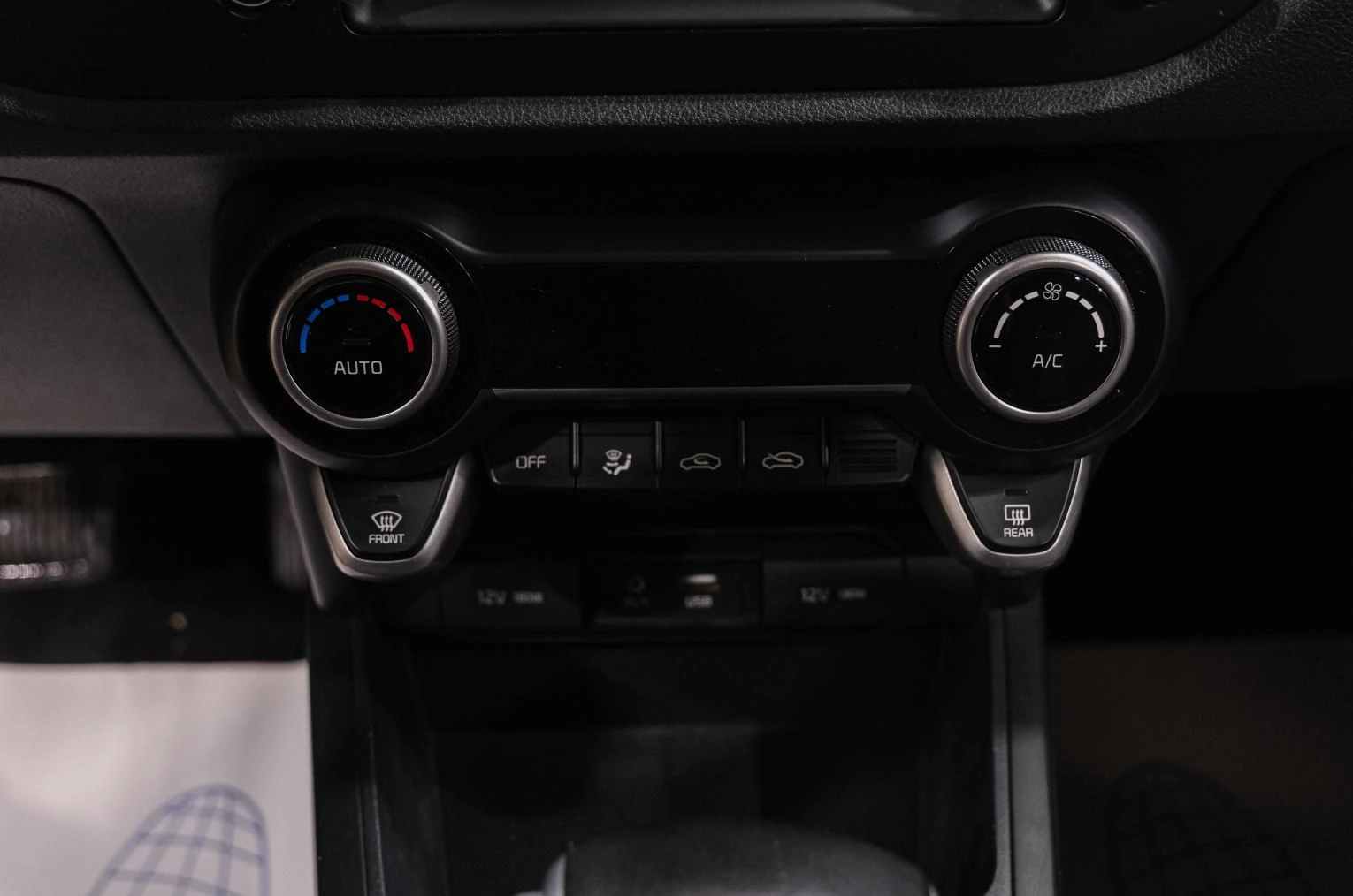 KIA Rio 21 из 29
