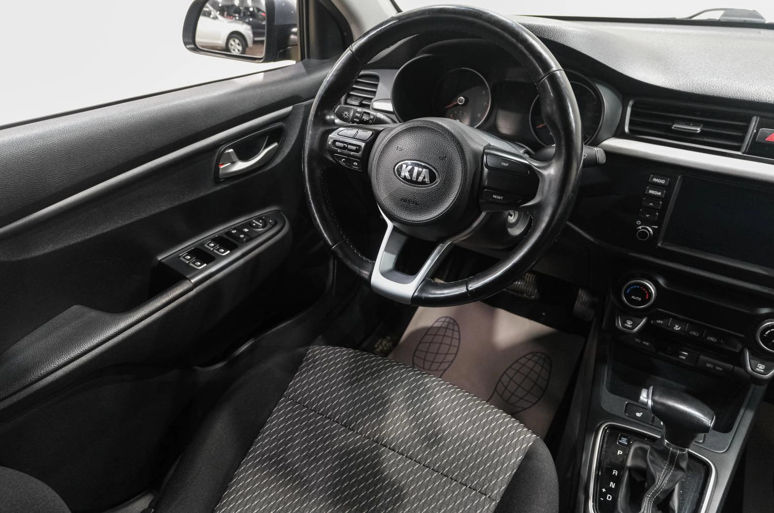 KIA Rio 14 из 29
