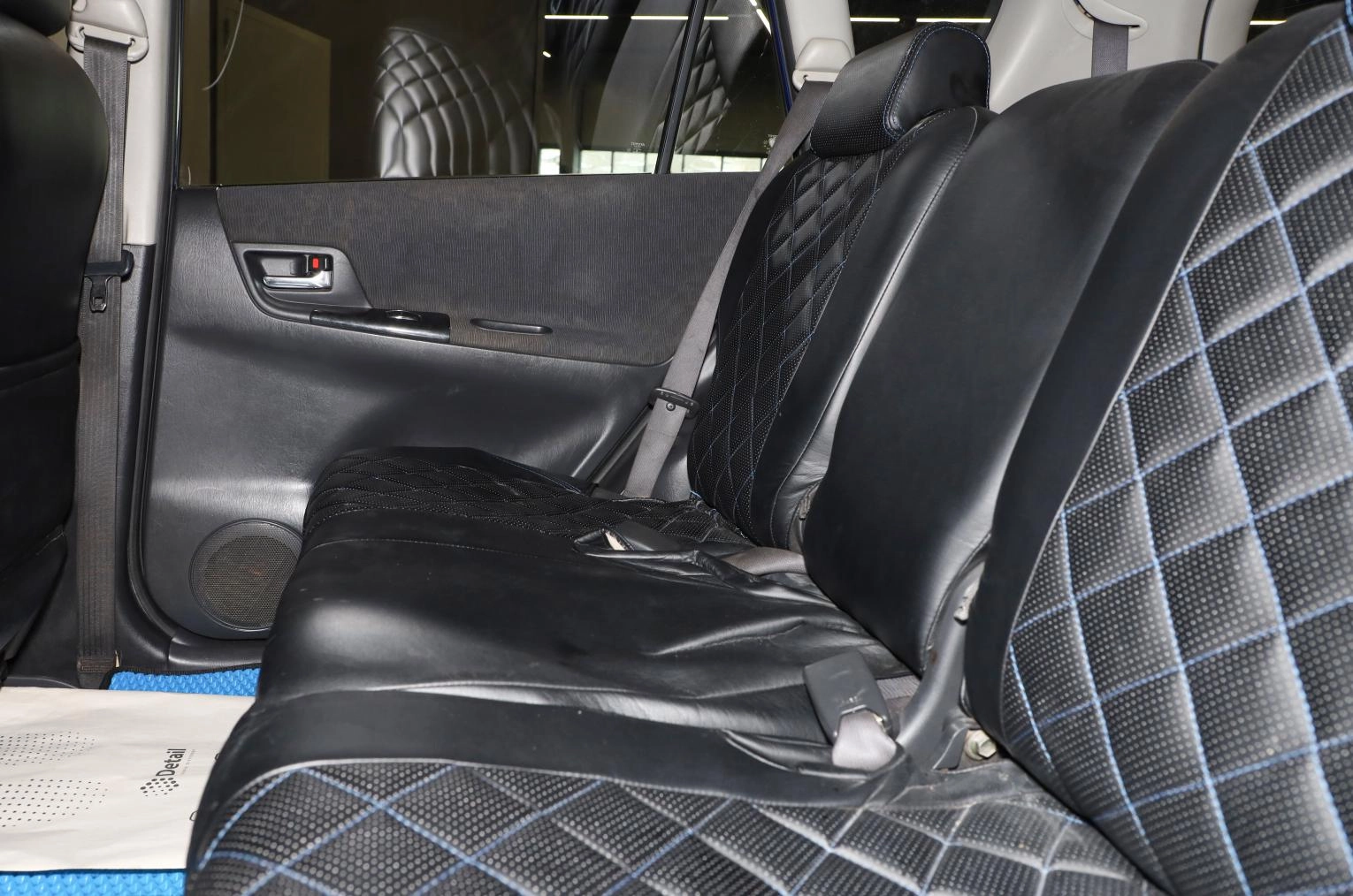 Toyota Corolla Spacio 15 из 16