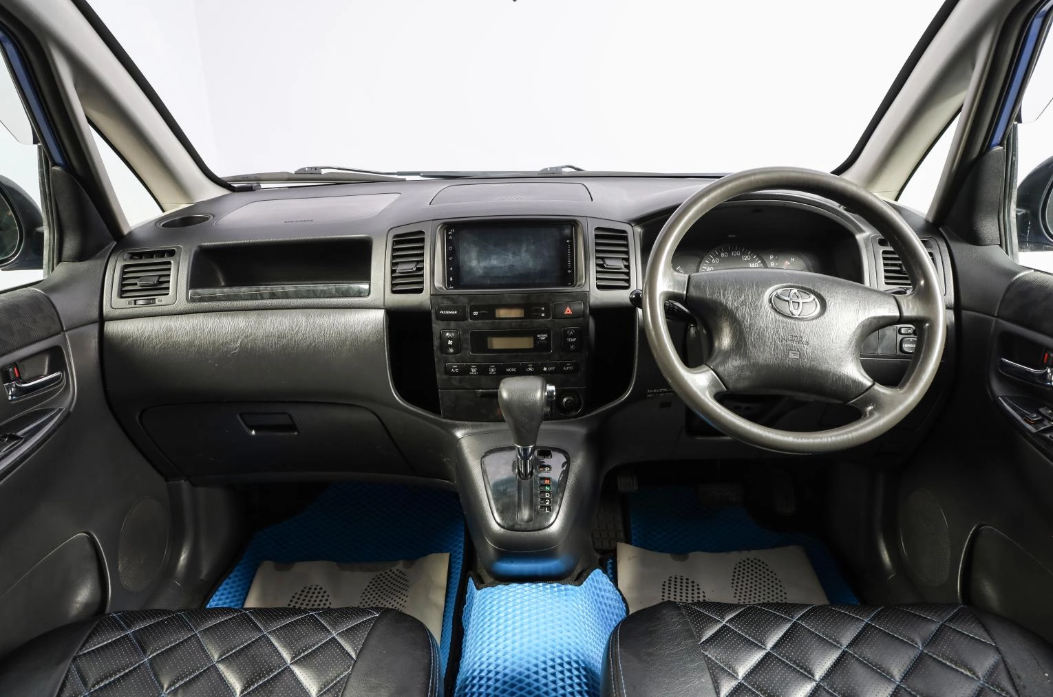 Toyota Corolla Spacio 11 из 16
