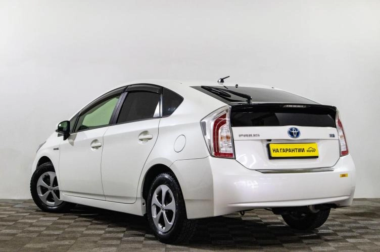 Toyota Prius 6 из 6